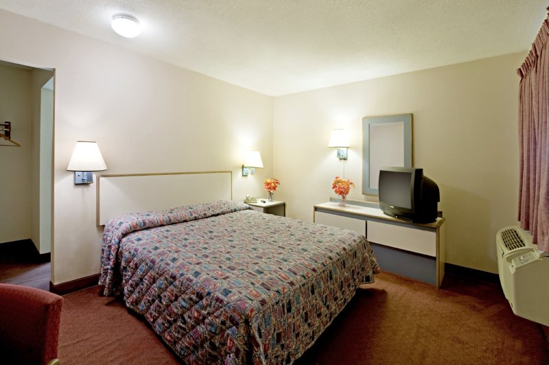 Americas Best Value Inn Hartford - Hartford, CT