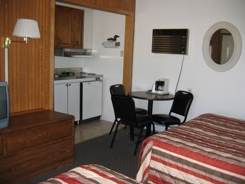 Budget Host - Detroit Lakes, MN