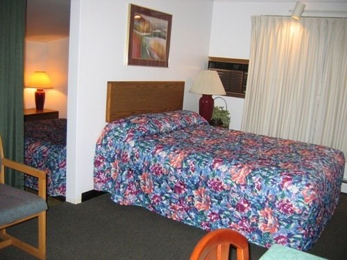 Budget Host - Detroit Lakes, MN