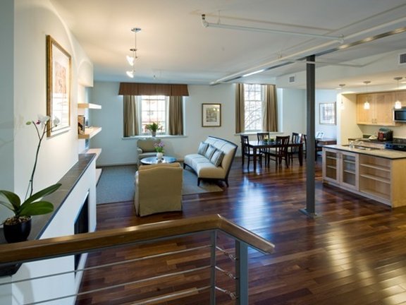 Grand Eastonian Suites - Easton, PA
