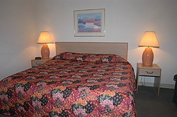 Hotel Pigeon Forge Inn & Suites - Pigeon Forge, TN