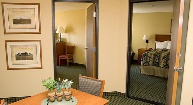 Americinn - Peoria, IL