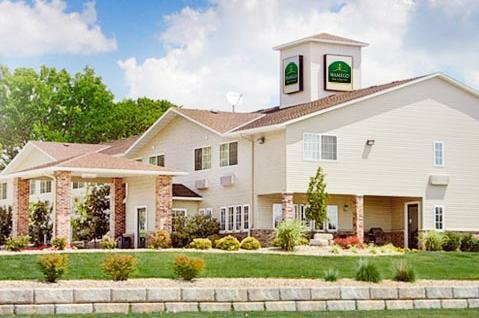 Wamego Inn & Suites - Wamego, KS