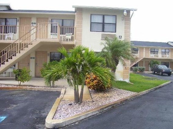 Atlantic Inn - Indialantic, FL