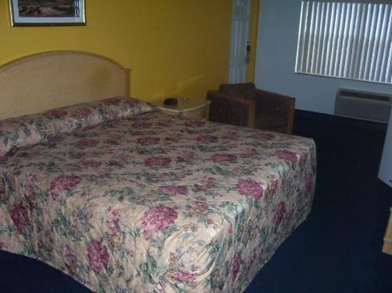 Atlantic Inn - Indialantic, FL