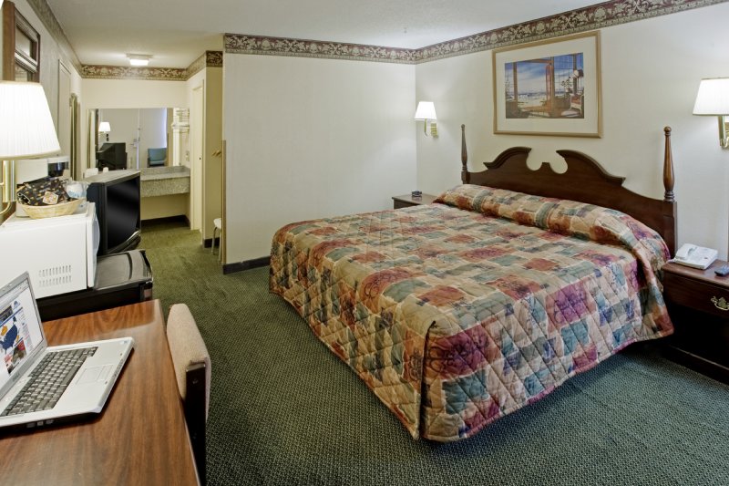 Americas Best Value Inn-Shelbyville - Shelbyville, TN