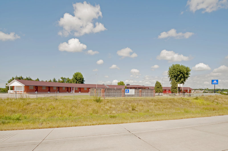 Americas Best Value Inn - Belleville, KS