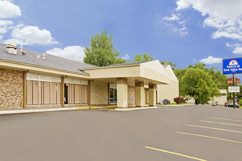 Americas Best Value Inn - Manhattan, KS