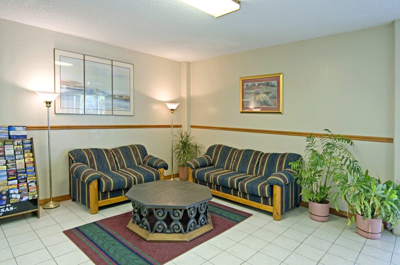 Americas Best Value Inn - Manhattan, KS