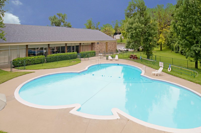 Americas Best Value Inn - Manhattan, KS