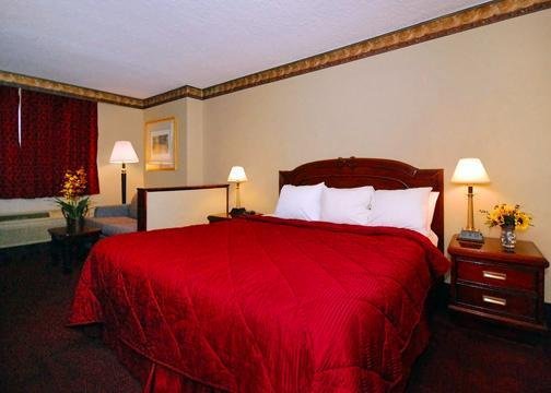 Stratford Inn - Sycamore, IL