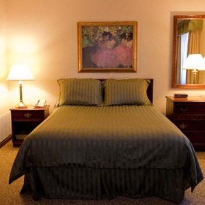 Centennial Apartments - Farmington, CT