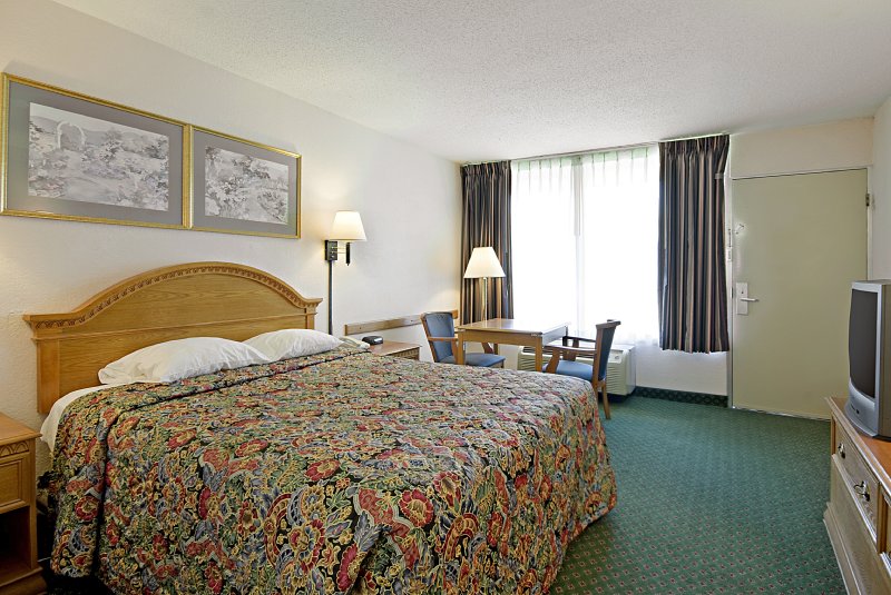 Americas Best Value Inn - Marianna, FL