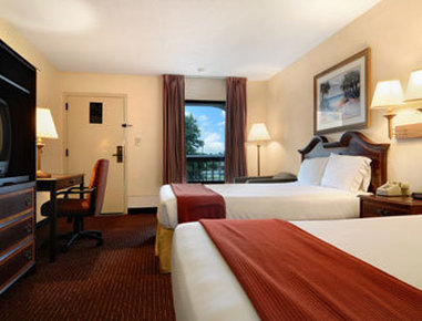 Days Inn By Wyndham Dothan - Dothan, AL