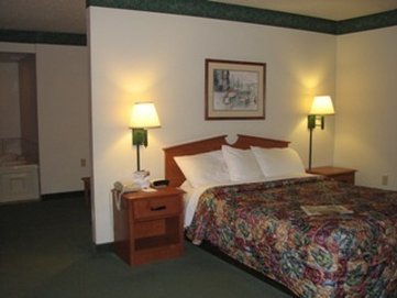 Americinn - Manitowoc, WI