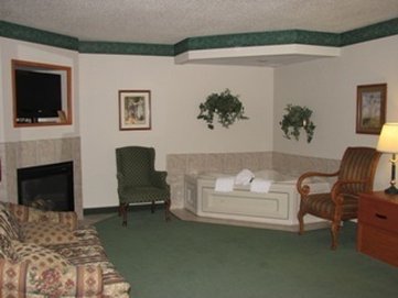 Americinn - Manitowoc, WI
