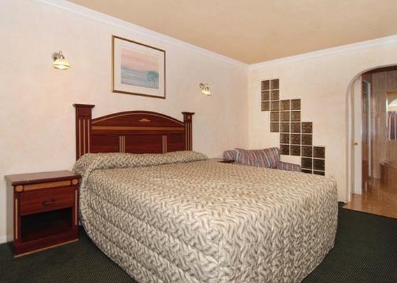 Econo Lodge - Garden Grove, CA