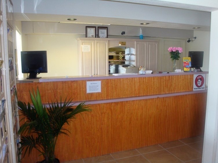 COUNTRY HEARTH INN - Saint Robert, MO