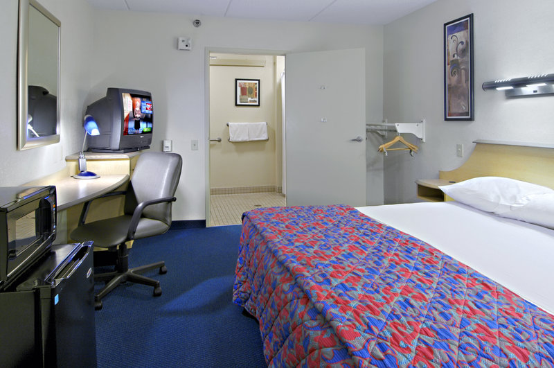 Red Roof Inn Syracuse - Syracuse, NY