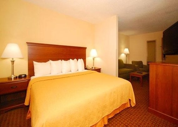 Quality Suites - Cordova, TN