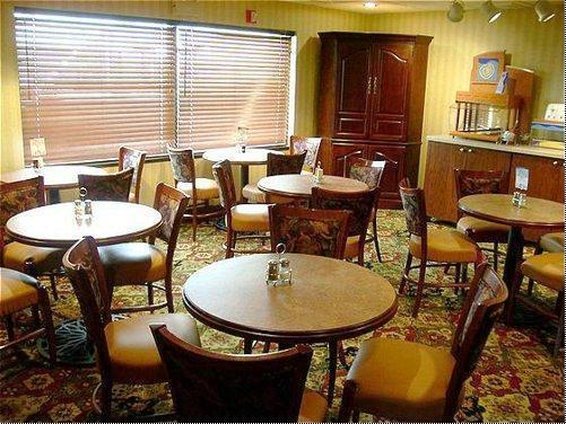 GuestHouse International Inn & Suites Grayson - Grayson, KY