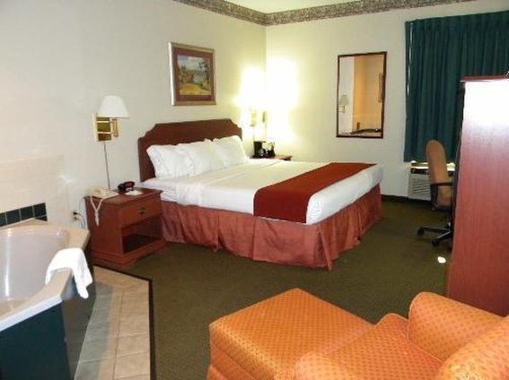 GuestHouse International Inn & Suites Grayson - Grayson, KY