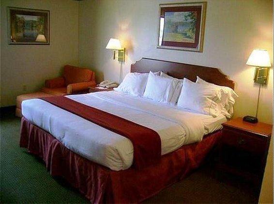 GuestHouse International Inn & Suites Grayson - Grayson, KY