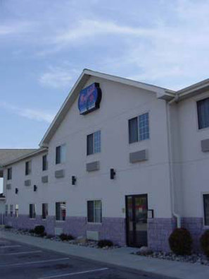 Maxfield's Inn - Edmore, MI