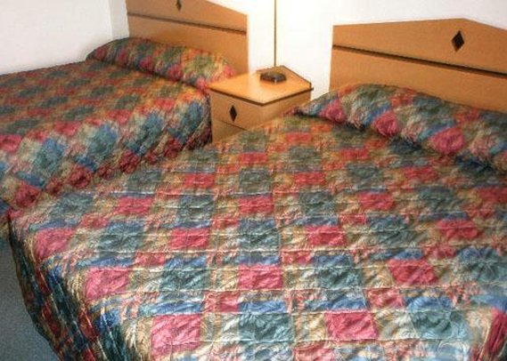Econo Lodge Newton - Newton, KS
