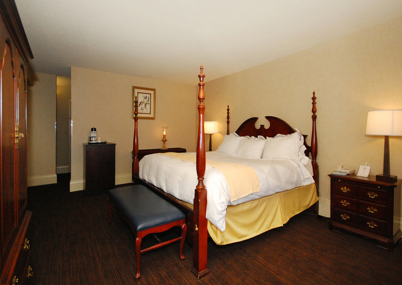 High Point Plaza Hotel - High Point, NC