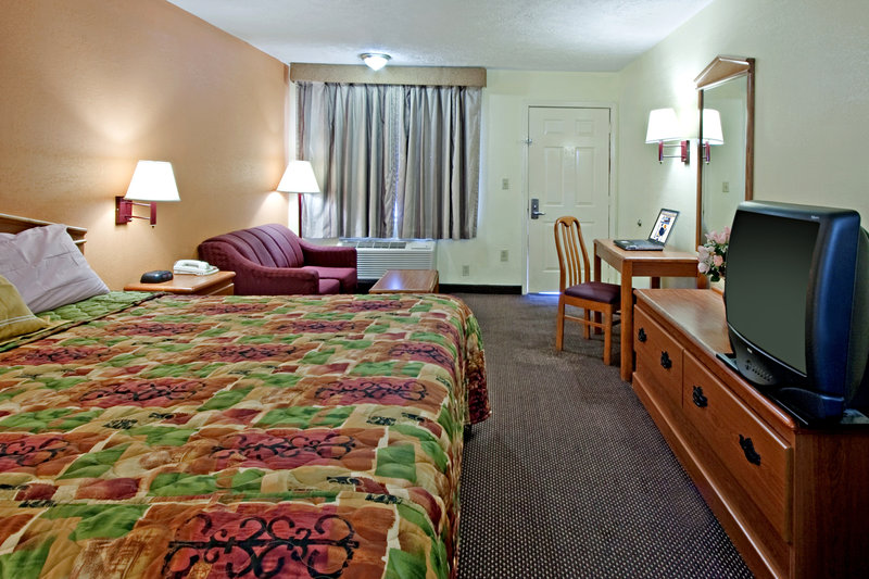 Americas Best Value Inn - Canton, MS