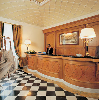 Hotel Giulio Cesare - Lobby