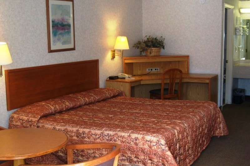 Red Roof Inn - Acworth, GA