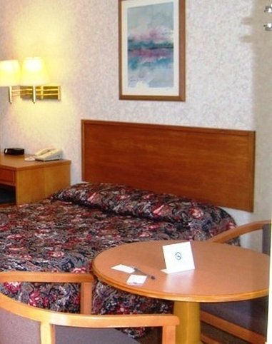 Red Roof Inn - Acworth, GA