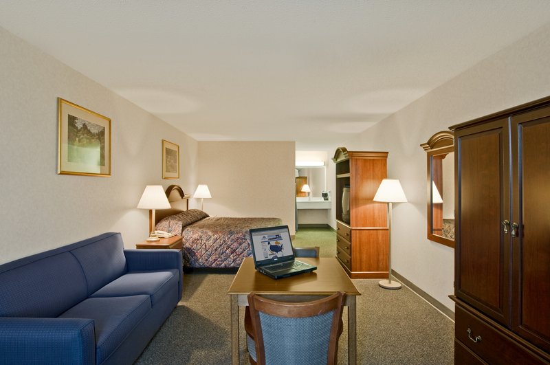 Midlothian Inn - Midlothian, TX