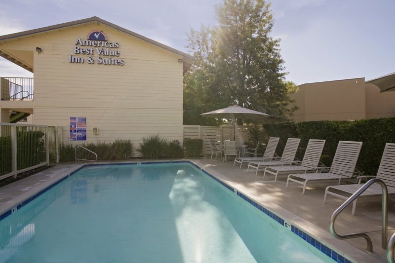 Americas Best Value Inn & Suites - Santa Rosa, CA