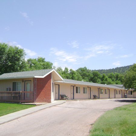Dollar Inn Hot Springs - Hot Springs, SD