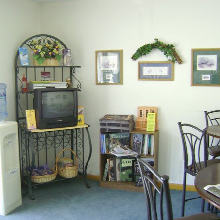 Dollar Inn Hot Springs - Hot Springs, SD