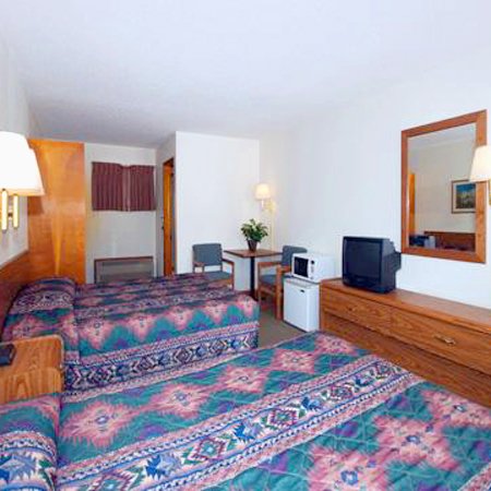 Dollar Inn Hot Springs - Hot Springs, SD