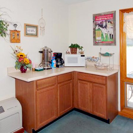 Dollar Inn Hot Springs - Hot Springs, SD