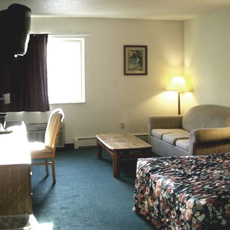 Brass Bell Inn & Suites - Chesaning, MI
