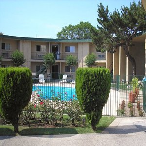 Hometown Inn - North Hills, CA