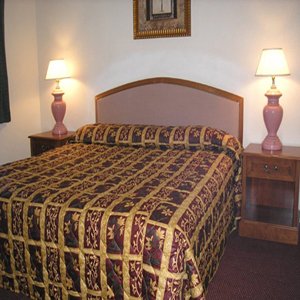 Hometown Inn - North Hills, CA