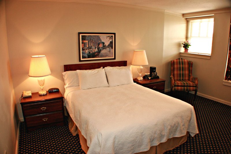 Elms Resort And Spa