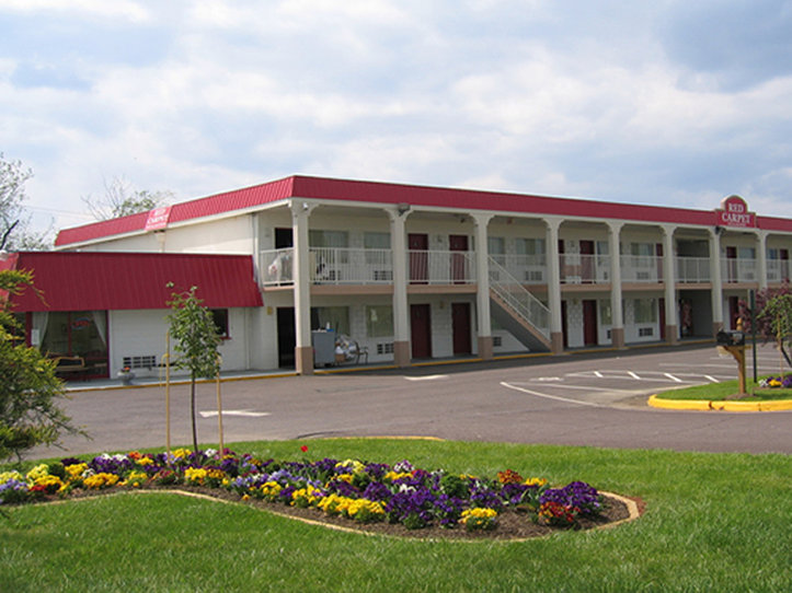 Red Carpet Inn & Suites - Culpeper, VA