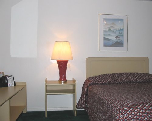 Red Carpet Inn - Henrietta, NY