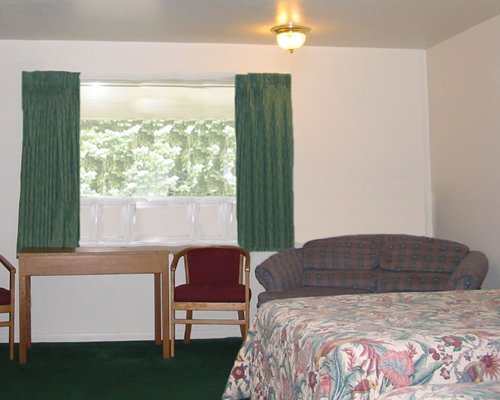 Red Carpet Inn - Henrietta, NY