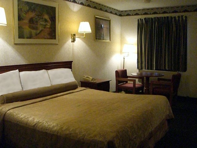 Red Carpet Inn - Williamstown, NJ