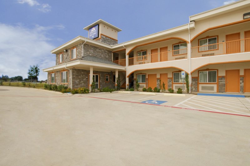 Americas Best Value Inn - Bedford, TX