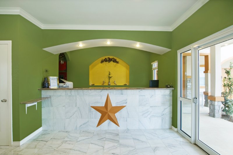 Americas Best Value Inn - Bedford, TX